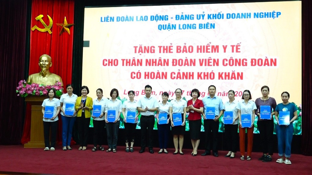 LĐLĐ quận Long Biên: Tổ chức chuỗi hoạt động ý nghĩa chăm lo cho đoàn viên công đoàn