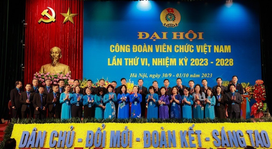 Xây dựng Công đoàn Viên chức Việt Nam vững mạnh toàn diện