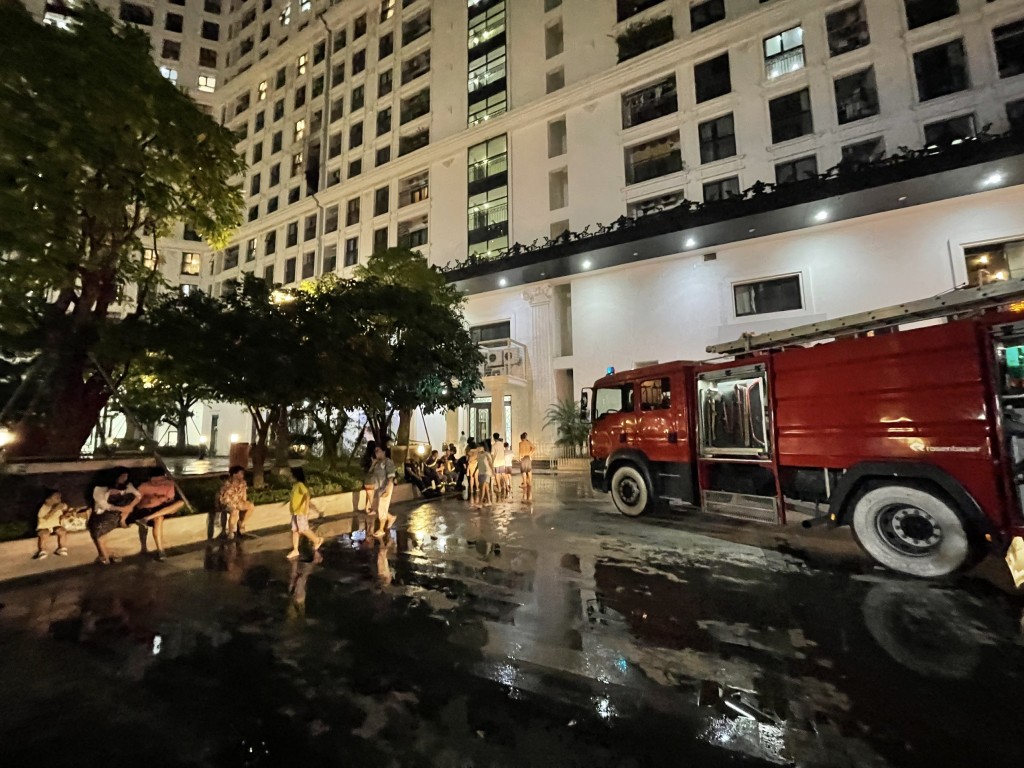 Kịp thời dập tắt đám cháy tầng 6 chung cư tại quận Nam Từ Liêm