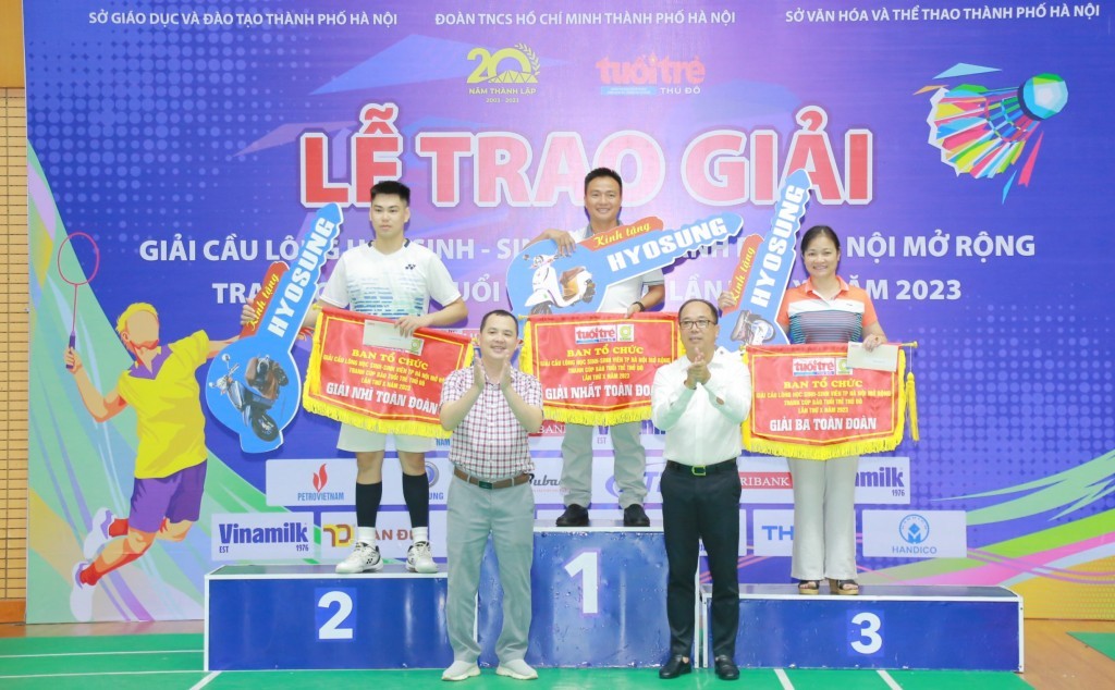 Bế mạc Giải Cầu lông học sinh - sinh viên Hà Nội mở rộng tranh cúp báo Tuổi trẻ Thủ đô lần thứ X