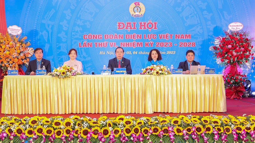 Đồng chí Đỗ Đức Hùng được tín nhiệm, tái cử chức danh Chủ tịch Công đoàn Điện lực Việt Nam
