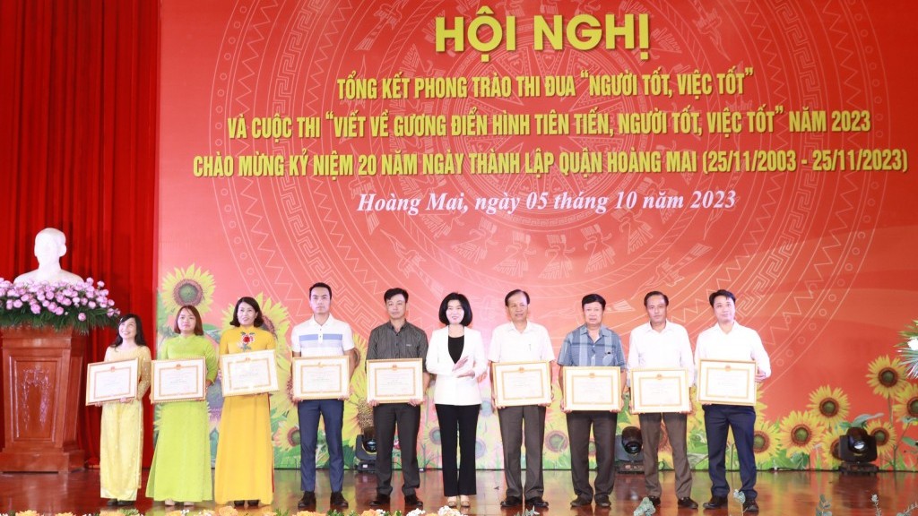 Quận Hoàng Mai: “Lấy cái đẹp, dẹp cái xấu”, nhân lên nhiều việc làm tốt