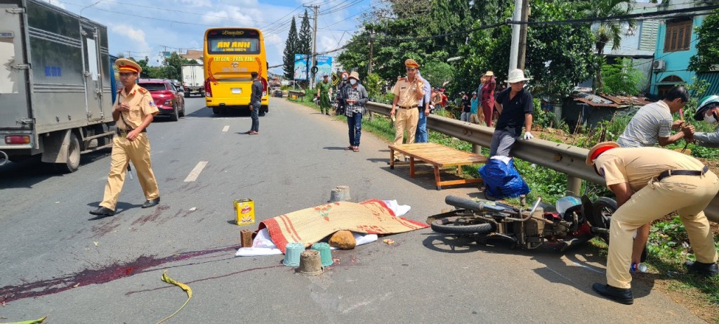 Xe khách giường nằm lại gây tai nạn khiến một người tử
vong tại Đồng Nai