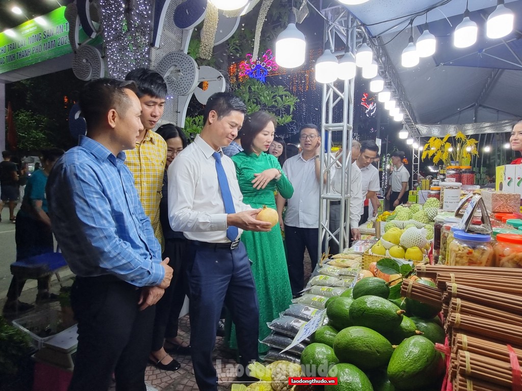Khai mạc Hội chợ trái cây, nông sản an toàn các tỉnh, thành phố năm 2023 tại huyện Thanh Trì
