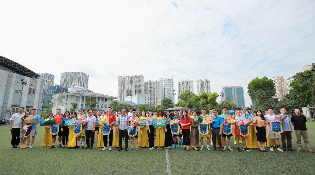Khai mạc Giải bóng đá CNVCLĐ quận Thanh Xuân lần thứ 2 năm 2023