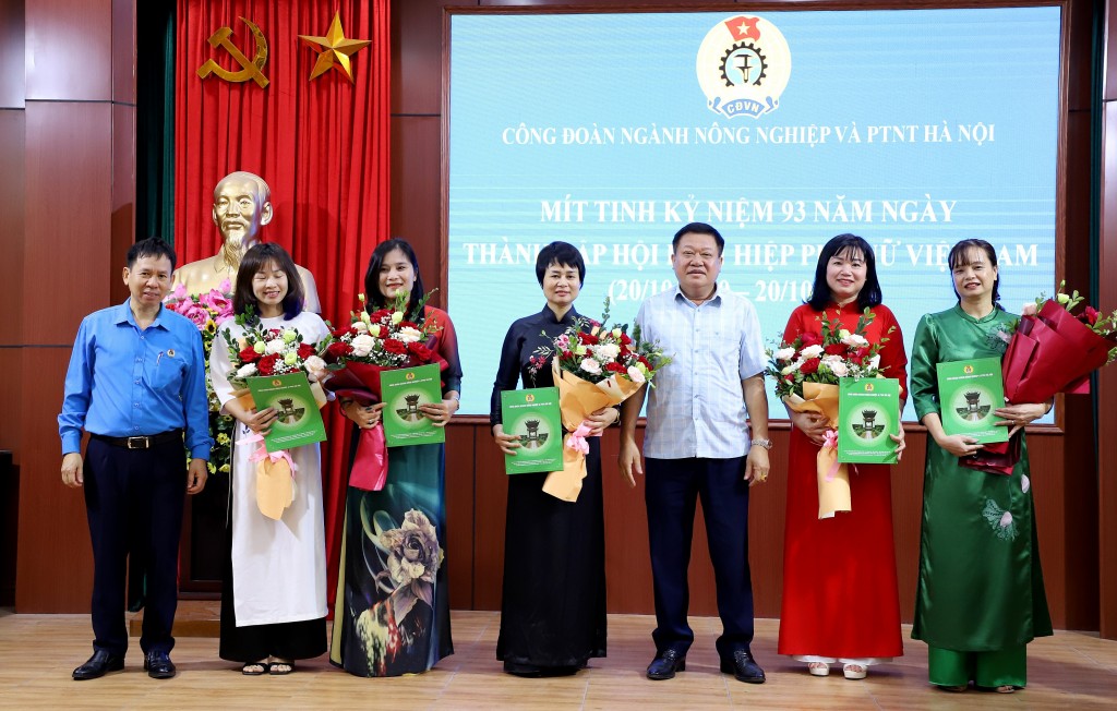 Ra mắt Ban Nữ công Công đoàn ngành NN&PTNT Hà Nội khóa VI