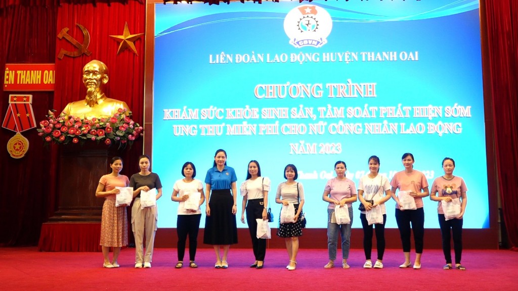Huyện Thanh Oai: Tầm soát ung thư miễn phí cho nữ công nhân lao động