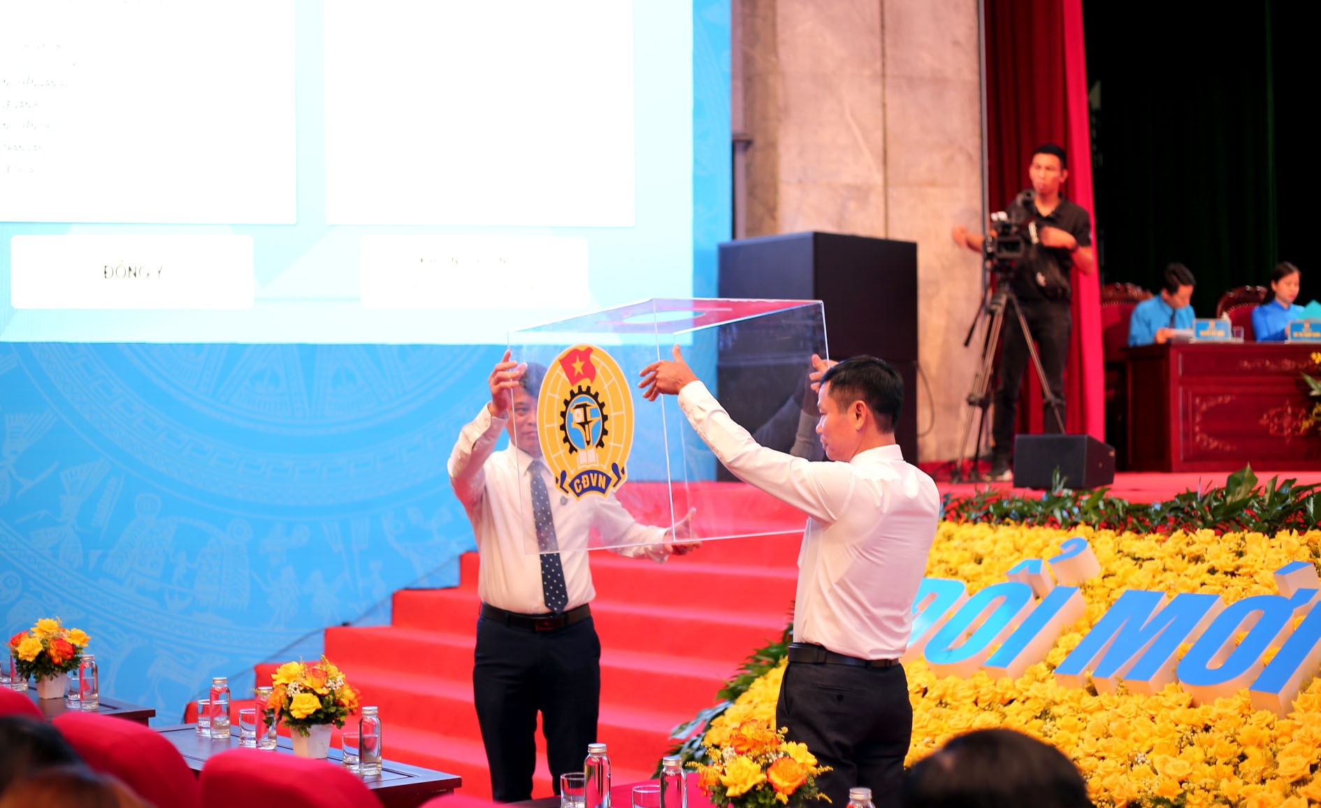 ẢNH: Toàn cảnh Phiên làm việc thứ hai Đại hội Công đoàn thành phố Hà Nội lần thứ XVII