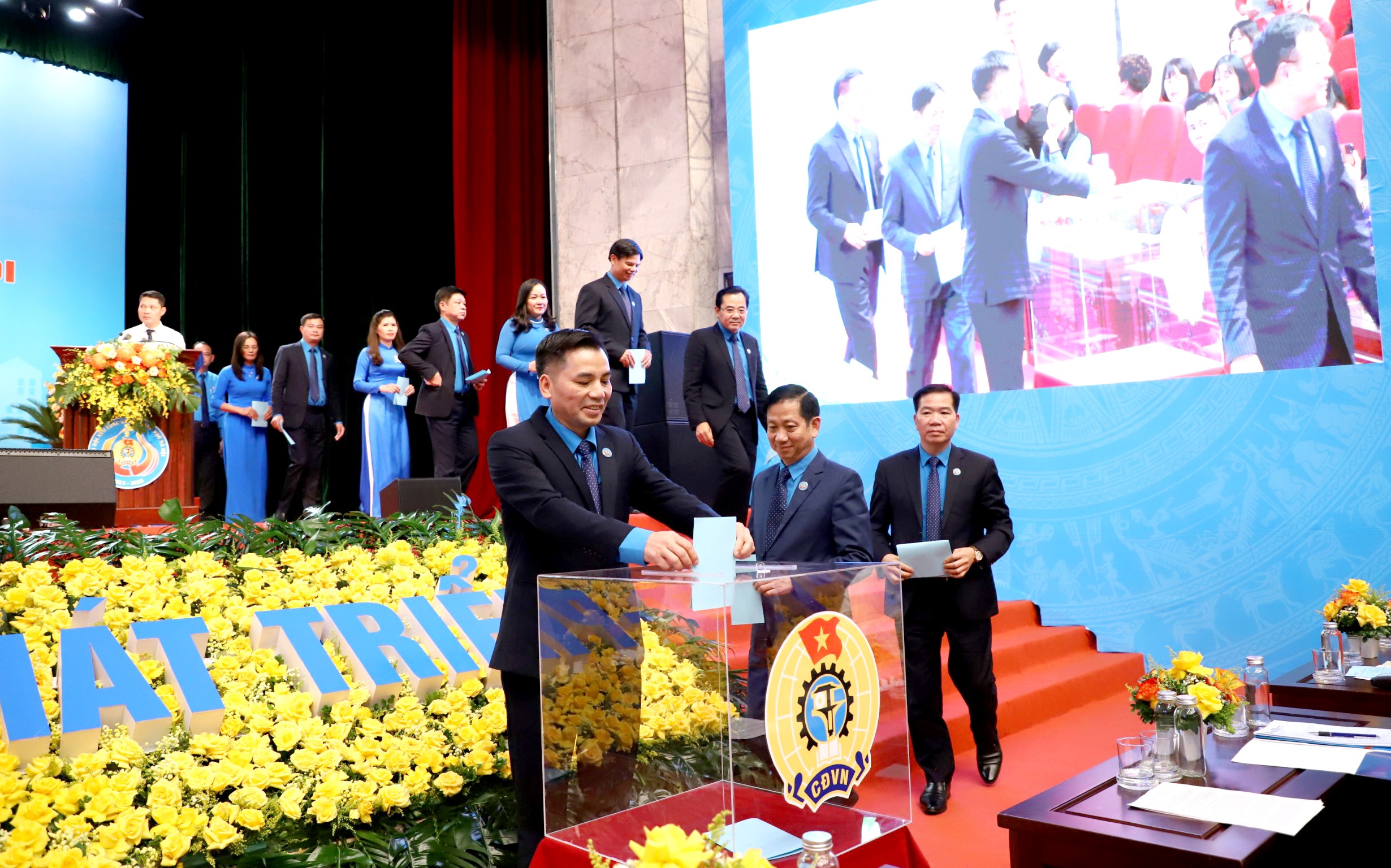 58 đồng chí trúng cử Ban Chấp hành LĐLĐ thành phố Hà Nội khóa XVII, nhiệm kỳ 2023 - 2028