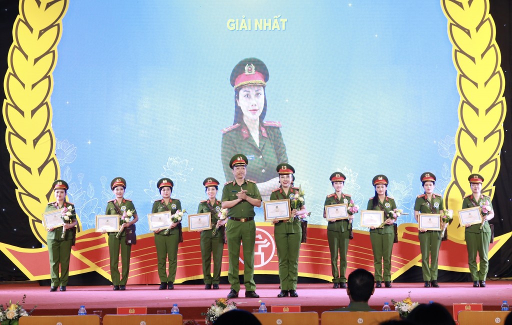 Sôi nổi hội thi Nữ Cảnh sát khu vực tài năng Công an Thủ đô