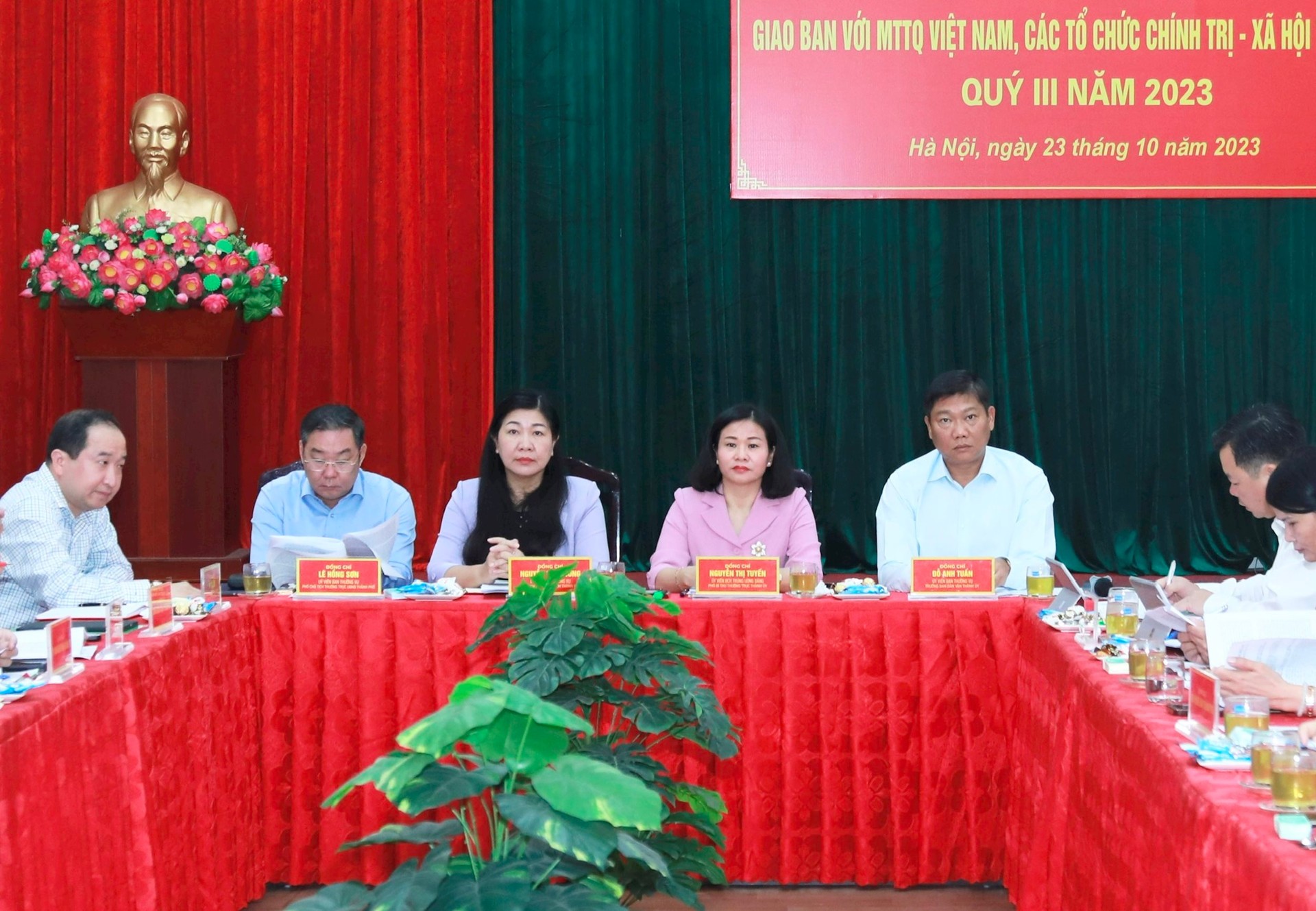 Phát huy vai trò của Mặt trận Tổ quốc Việt Nam và các tổ chức chính trị - xã hội thành phố Hà Nội