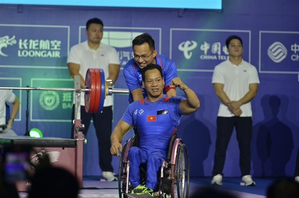 Lực sỹ Lê Văn Công đoạt Huy chương Đồng tại Asian Para Games 4