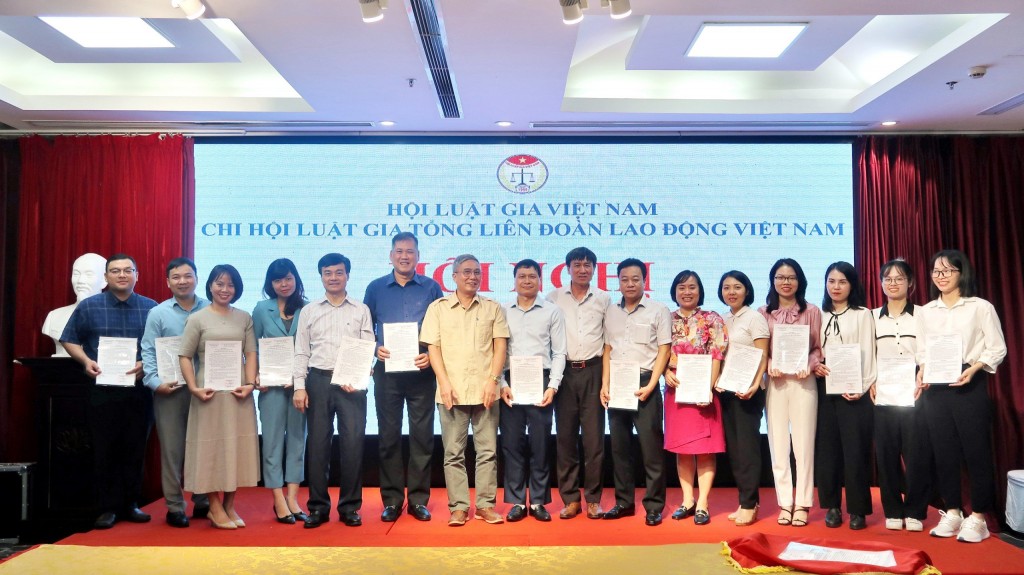 Kết nạp thêm 23 hội viên vào Chi hội Luật gia Tổng Liên đoàn Lao động Việt Nam