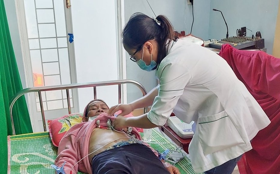 Quảng Ngãi: Thăm khám y tế miễn phí cho đồng bào Ca Dong