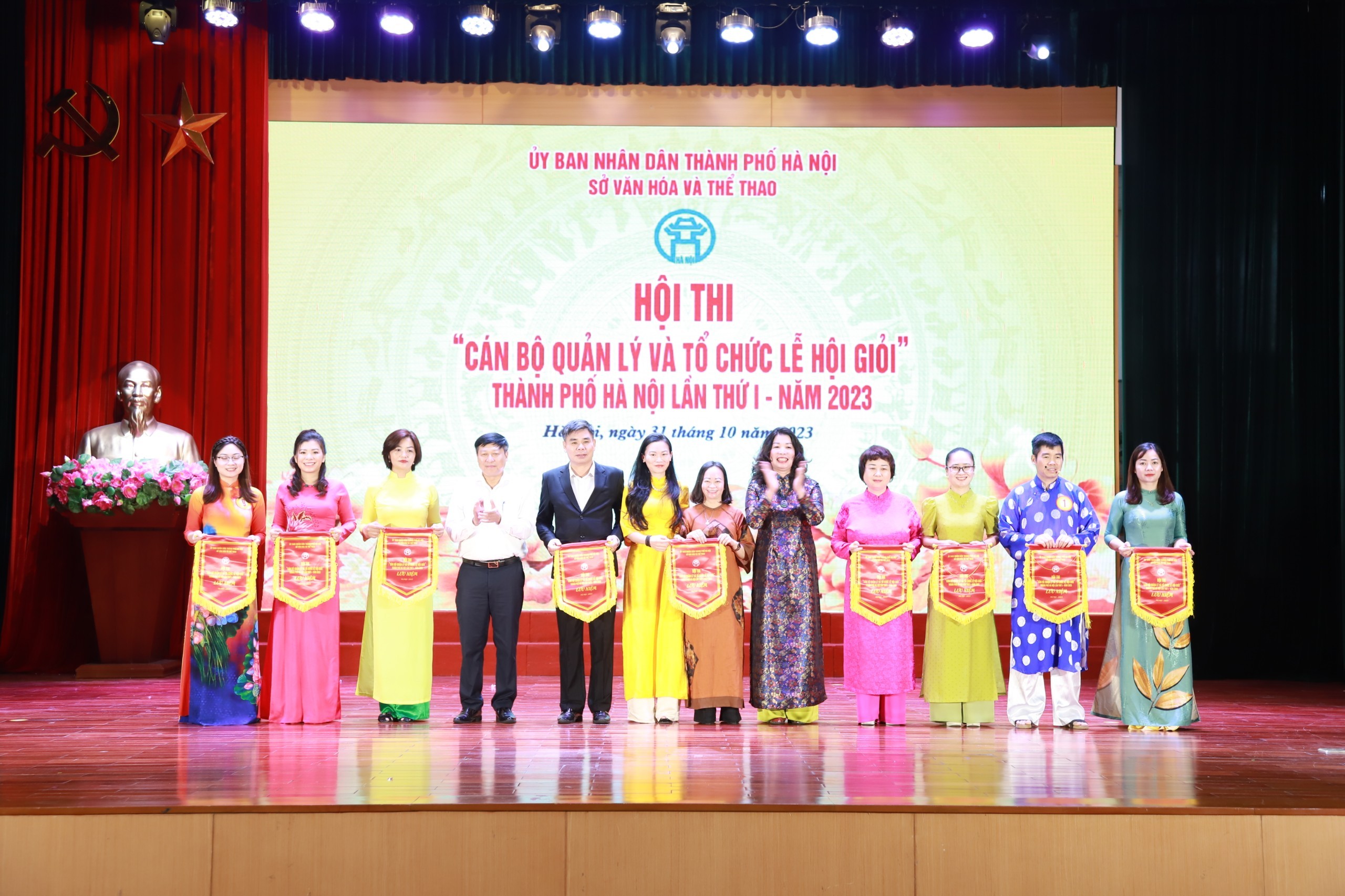Hà Nội: Phát huy vai trò của cán bộ làm công tác quản lý di tích, lễ hội