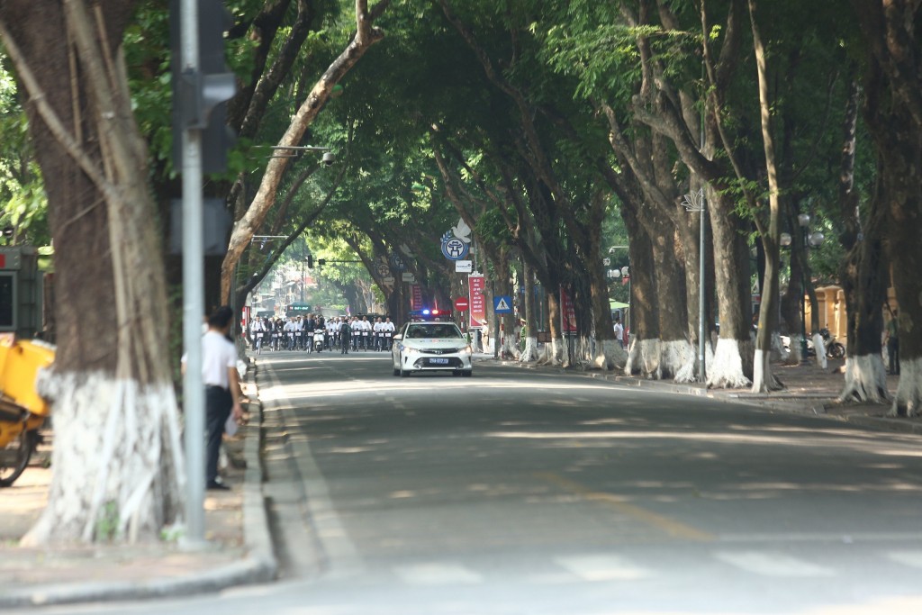 Thủ tướng Phạm Minh Chính và Thủ tướng Hà Lan cùng đạp xe dạo phố Hà Nội