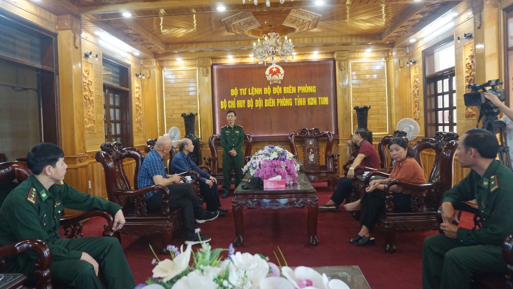 Đoàn công tác Hội Nhà báo Hà Nội thực tế tại các đồn Biên phòng tỉnh Kon Tum và Quảng Ngãi