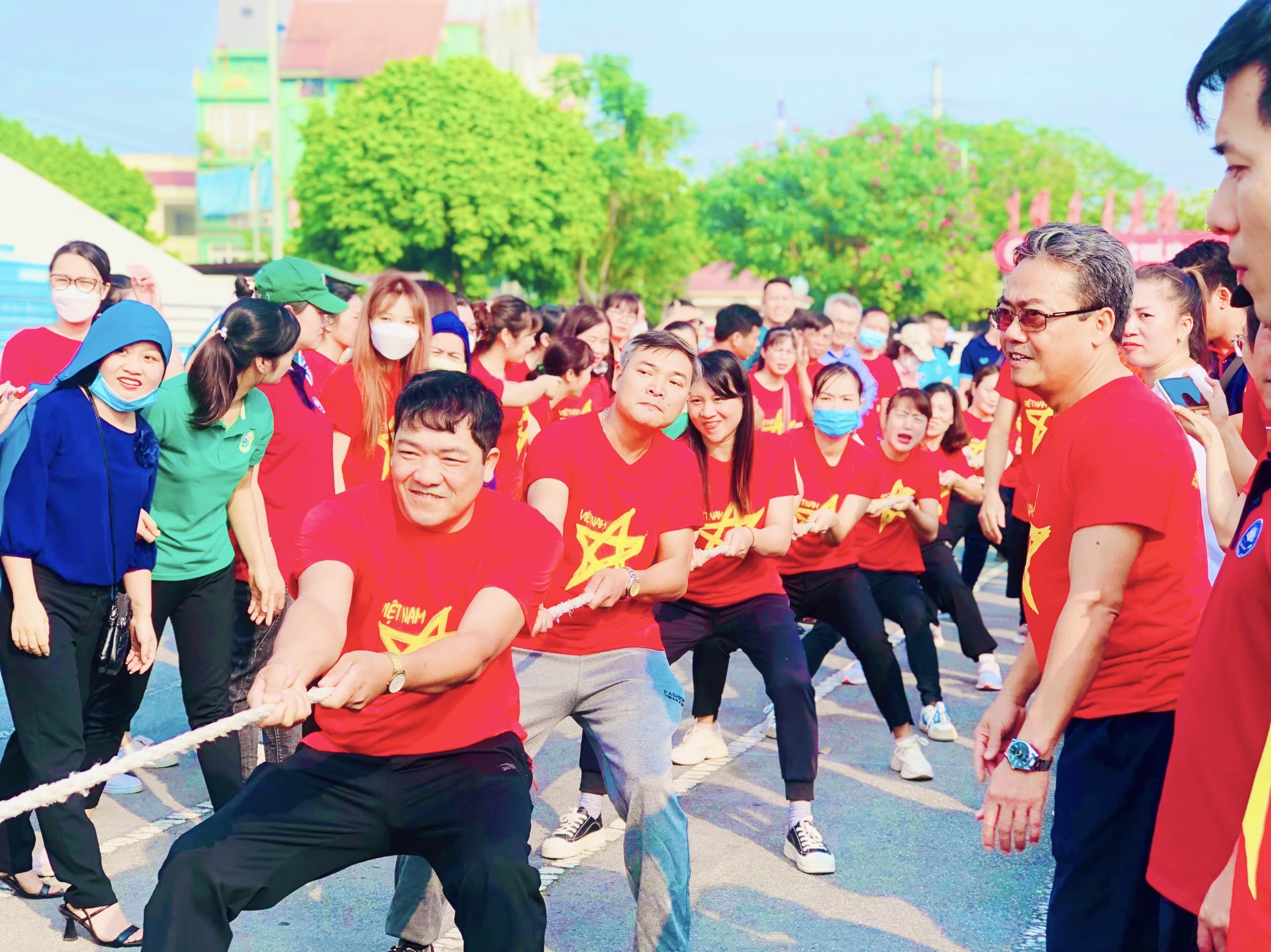 Tưng bừng hội thao cán bộ, giáo viên, nhân viên huyện Thanh Trì