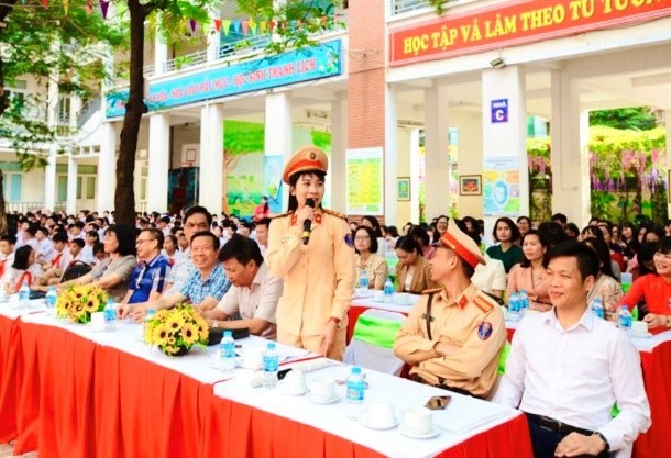 Công an quận Thanh Xuân: Tăng cường giáo dục pháp luật về an toàn giao thông cho học sinh