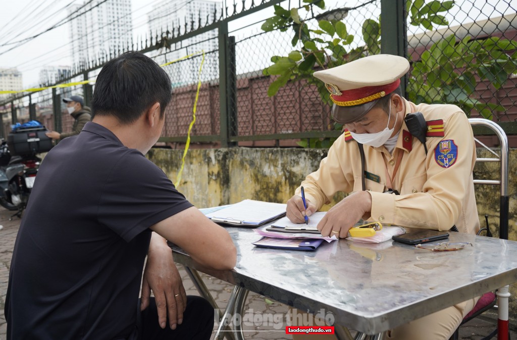 Xử lý 338 trường hợp vi phạm luật giao thông trong ngày 14/11