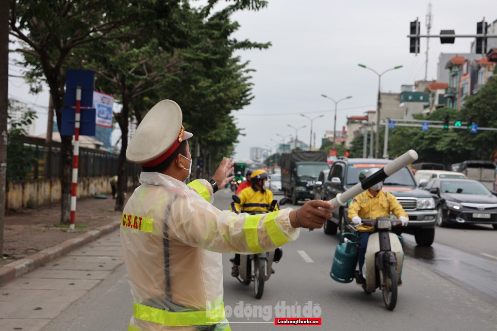 Hà Nội: Cảnh sát giao thông tập trung phòng ngừa ùn tắc giao thông dịp cuối năm