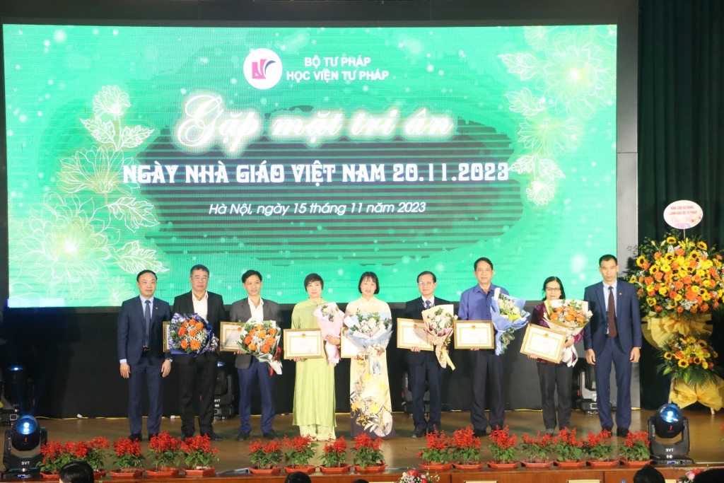 Học viện Tư pháp tổ chức Lễ Kỷ niệm Ngày Nhà giáo Việt Nam 20/11 Học viện Tư pháp tổ chức Lễ Kỷ niệm Ngày Nhà giáo Việt Nam 20/11