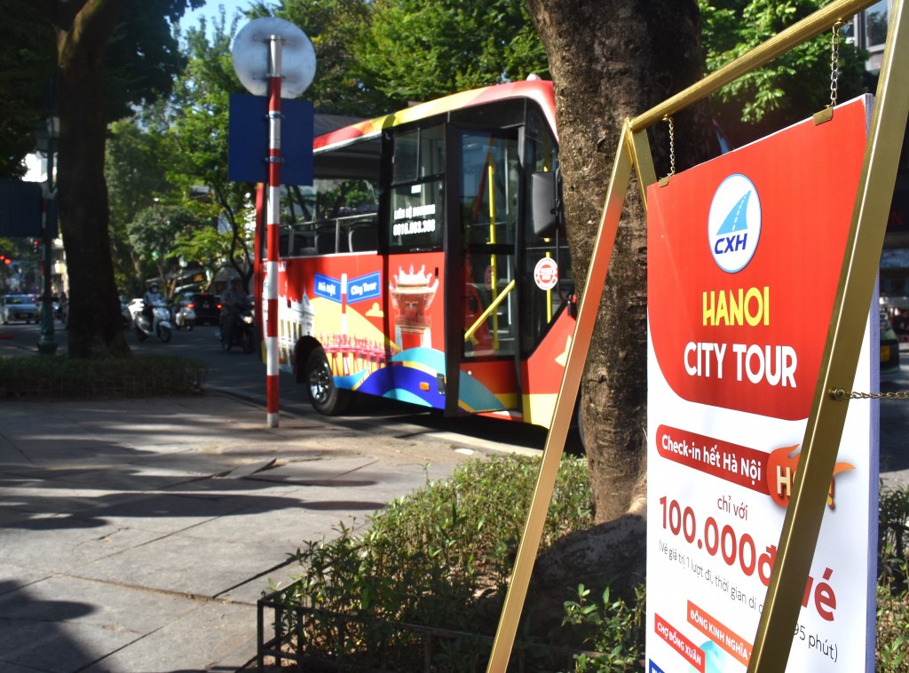 Hà Nội đẹp lạ kỳ trên tuyến buýt City Tour 03 “Thăng Long thắng cảnh”