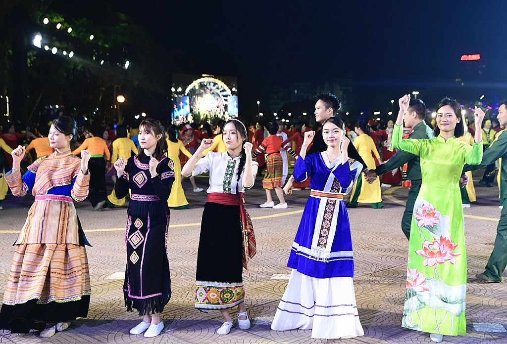 Màn múa “Vũ điệu kết đoàn”: Sản phẩm nghệ thuật kết tinh nét đẹp văn hóa của các dân tộc