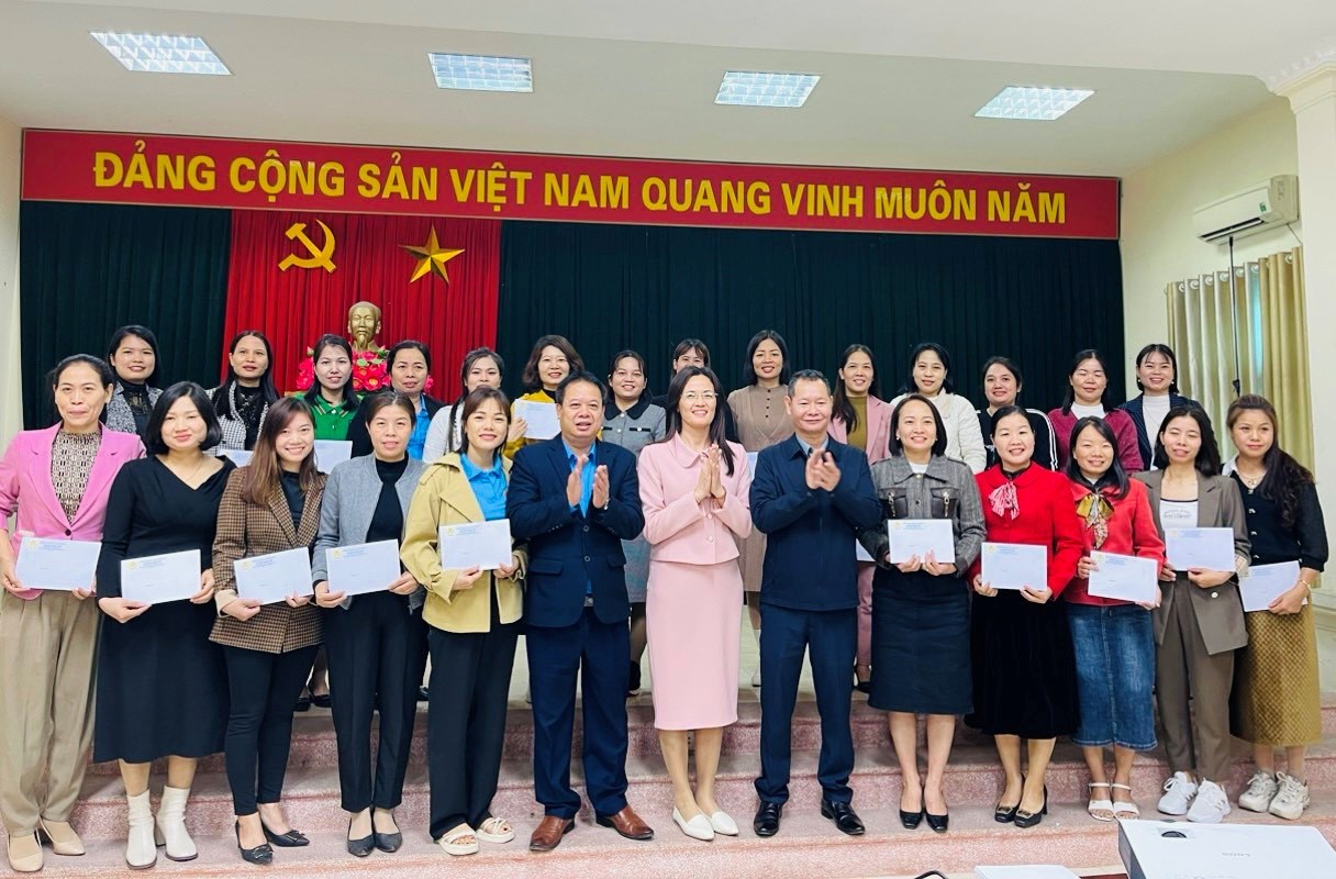 Phúc Thọ: Gặp mặt cán bộ Công đoàn khối Giáo dục nhân Ngày Nhà giáo Việt Nam