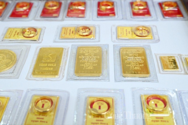 Giá vàng vượt mốc 74 triệu/lượng, tăng cao nhất lịch sử