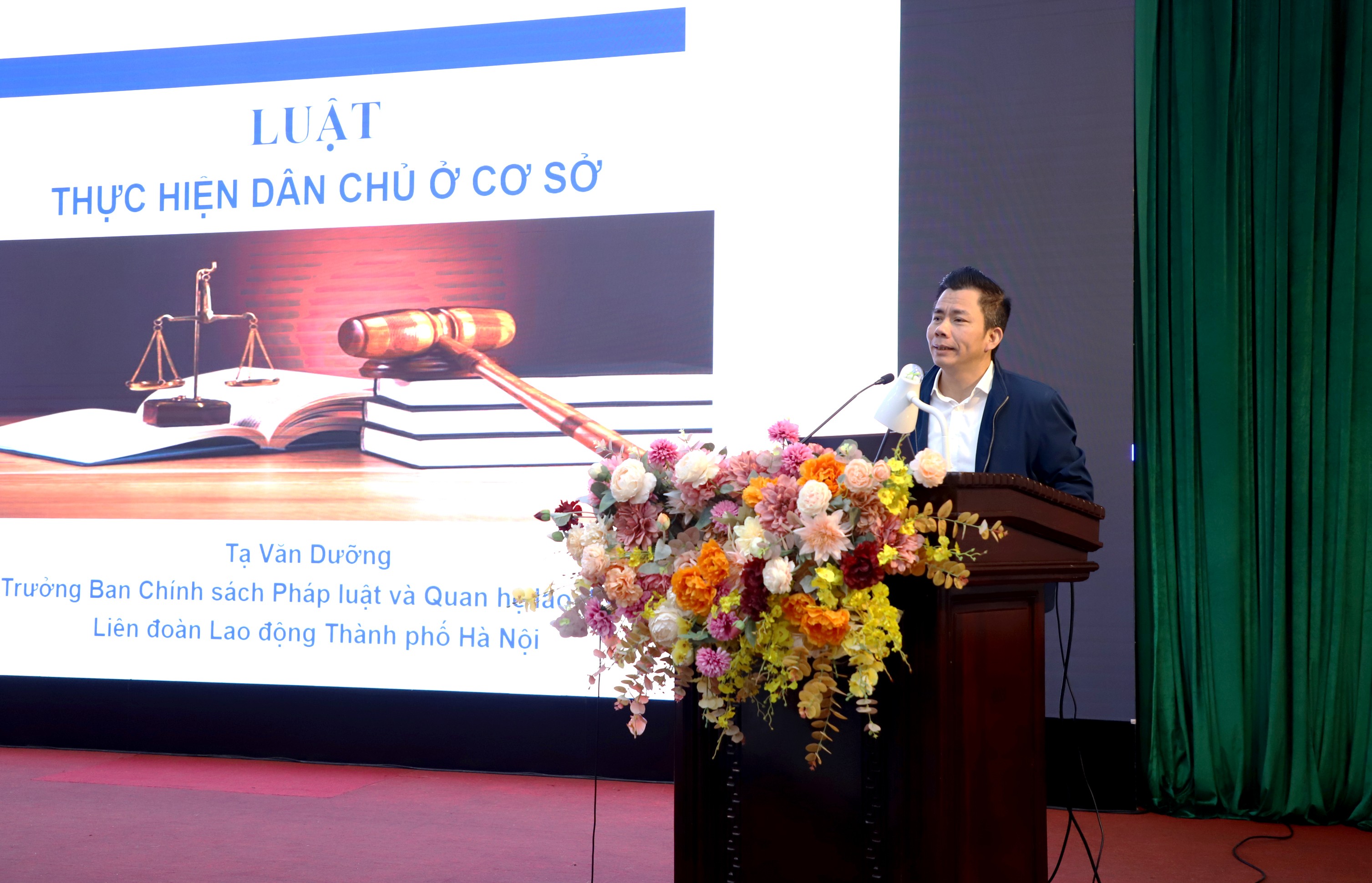 Tập huấn Luật thực hiện dân chủ ở cơ sở cho cán bộ Công đoàn Viên chức thành phố Hà Nội