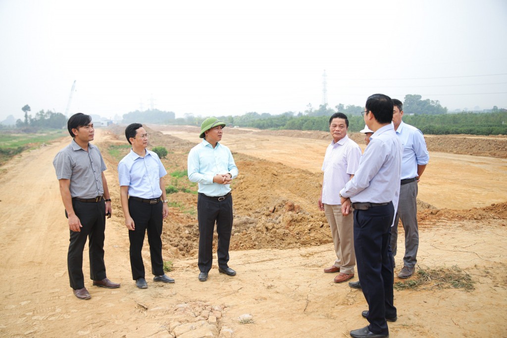 Mê Linh đồng loạt triển khai 8 mũi thi công dự án đường Vành đai 4