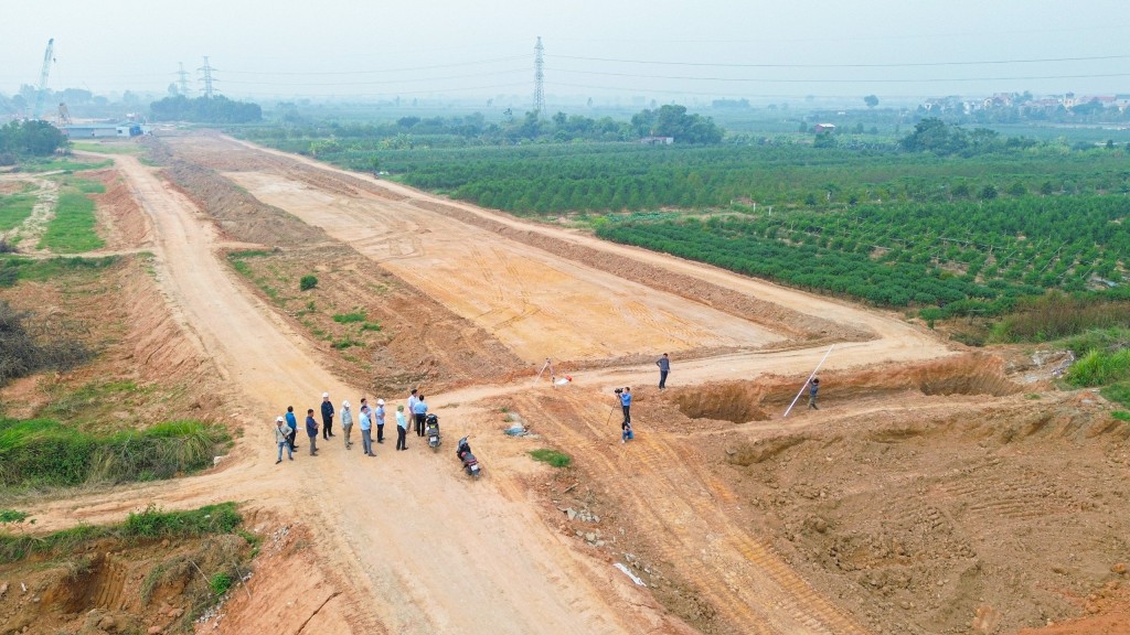 Mê Linh đồng loạt triển khai 8 mũi thi công dự án đường Vành đai 4