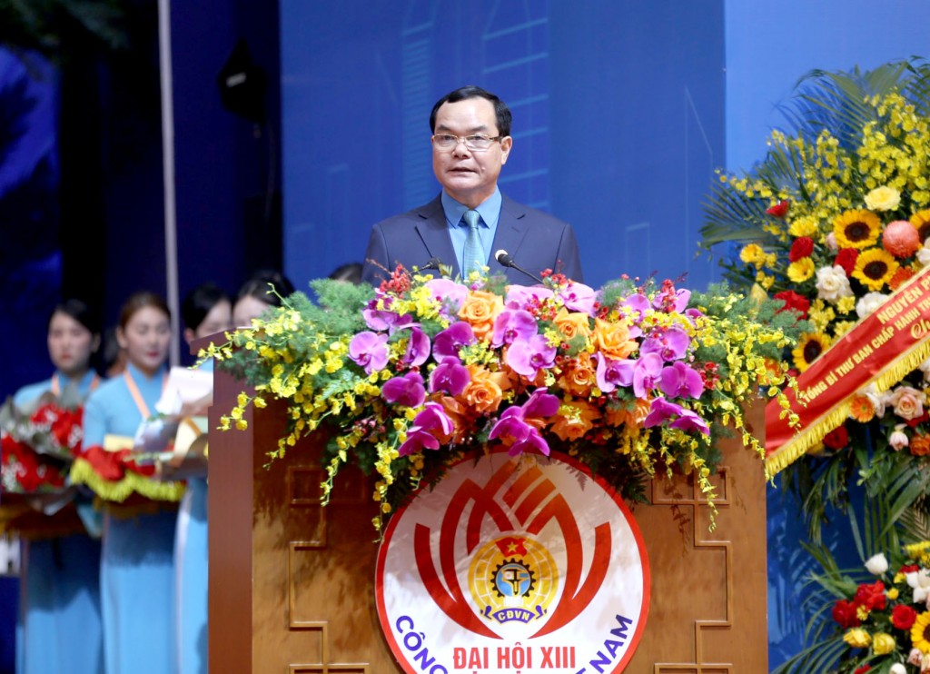 Đồng chí Nguyễn Đình Khang tái đắc cử Chủ tịch Tổng Liên đoàn Lao động Việt Nam khóa XIII