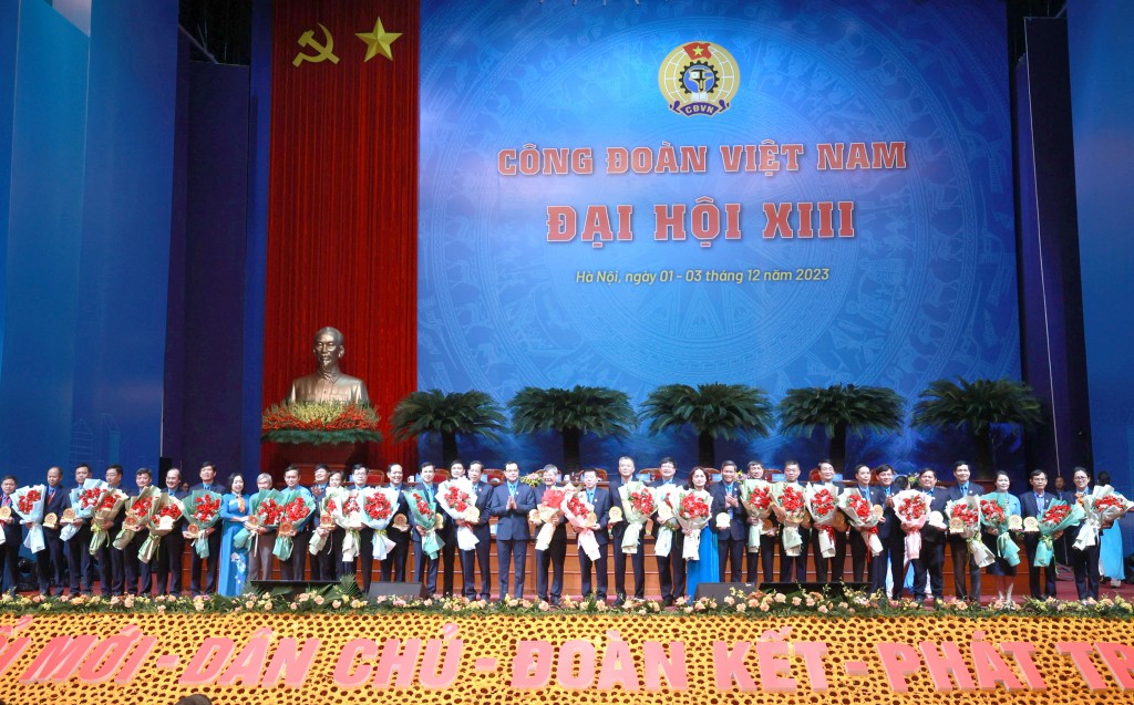 TRỰC TUYẾN: Phiên bế mạc Đại hội XIII Công đoàn Việt Nam