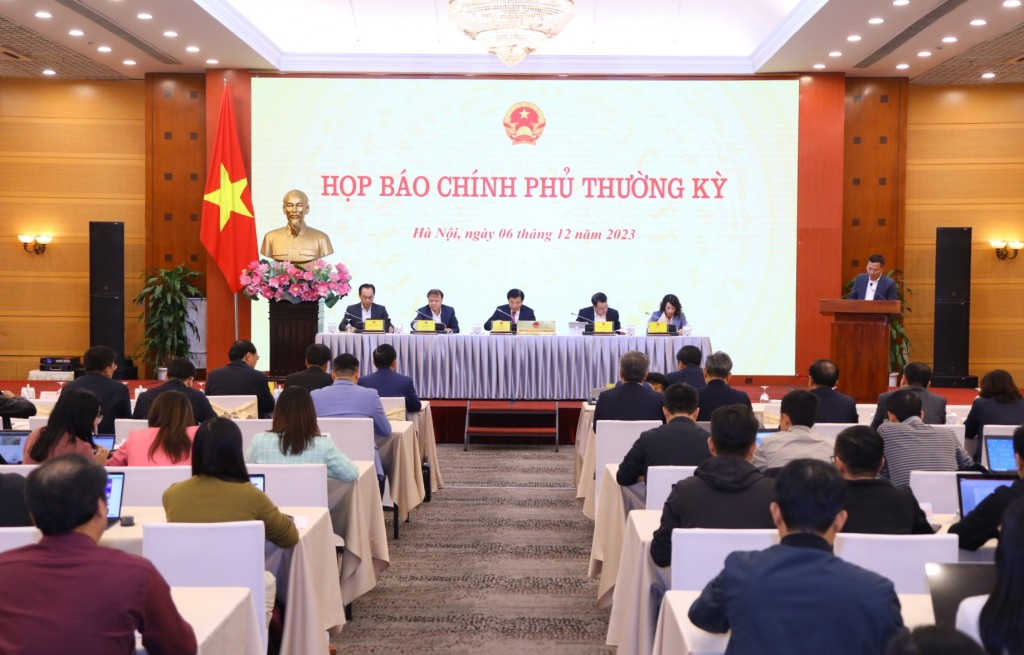 Hà Nội sẽ báo với Thủ tướng việc đấu giá 3 điểm mỏ cát trước ngày 15/12