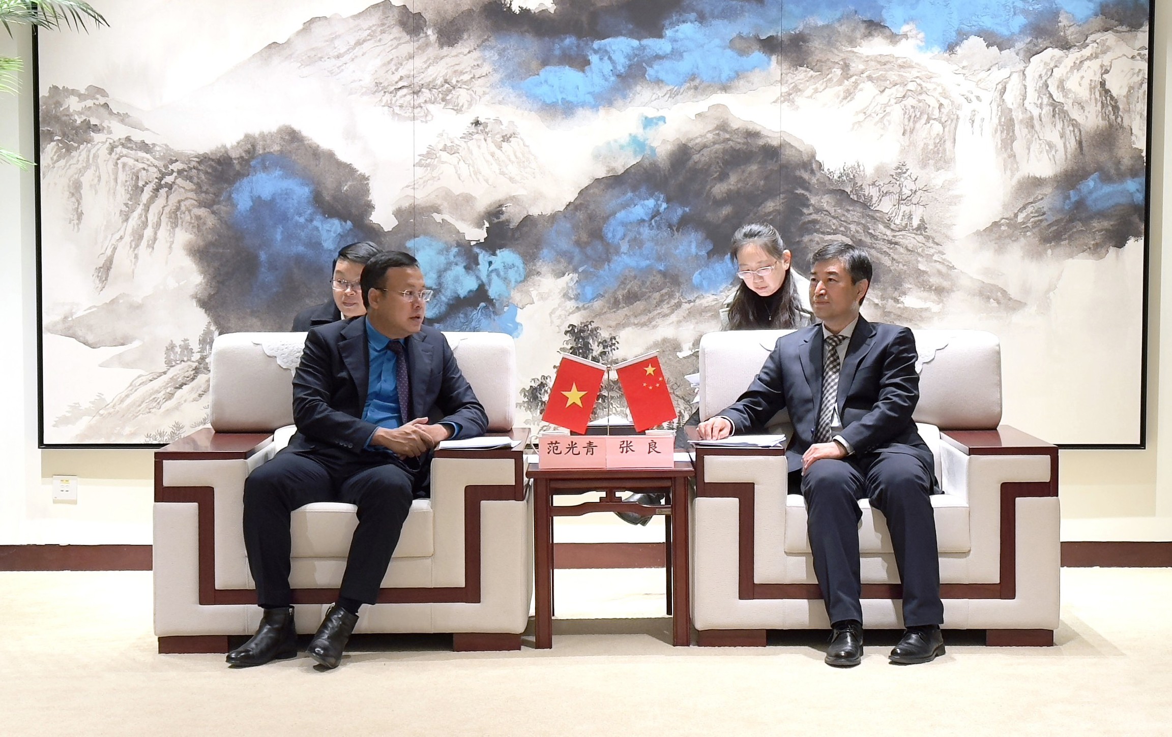LĐLĐ thành phố Hà Nội trao đổi kinh nghiệm hoạt động với Tổng Công hội thành phố Bắc Kinh