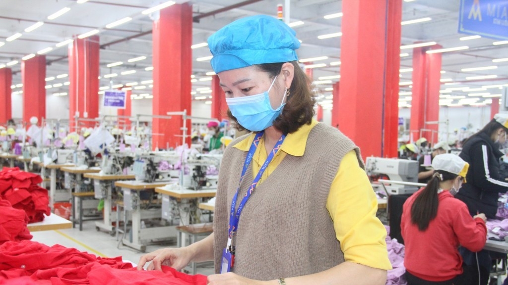 Nghệ An: Các doanh nghiệp dệt may nỗ lực vượt khó