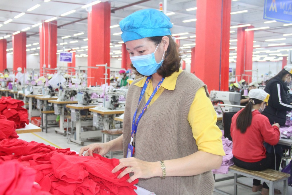 Nghệ An: Các doanh nghiệp dệt may nỗ lực vượt khó