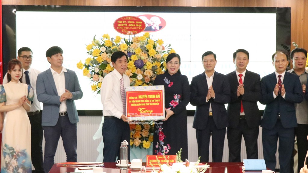 Thái Nguyên: Một doanh nghiệp 100% vốn FDI thành lập Chi bộ Thái Nguyên: Một doanh nghiệp 100% vốn FDI thành lập Chi bộ