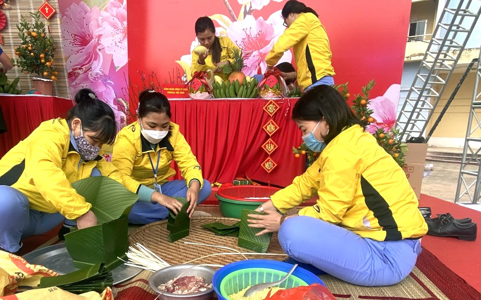 Để mọi công nhân đều có Tết đủ đầy Để mọi công nhân đều có Tết đủ đầy