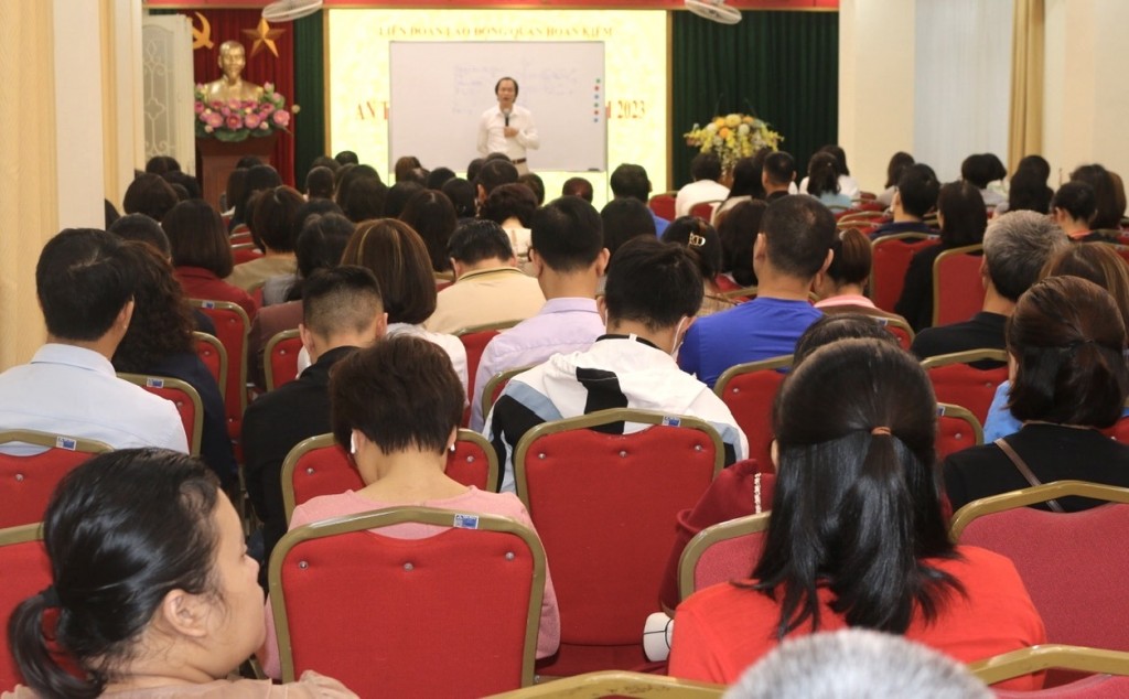 LĐLĐ quận Hoàn Kiếm tổ chức huấn luyện công tác An toàn vệ sinh lao động