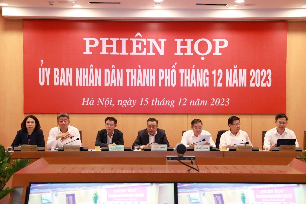 Hà Nội xem xét lấy phiếu tín nhiệm đối với các Phó Chủ tịch UBND Thành phố