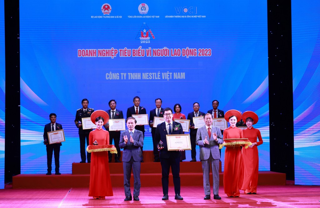 Nestlé Việt Nam dẫn đầu trong Top 100 Doanh nghiệp bền vững năm 2023