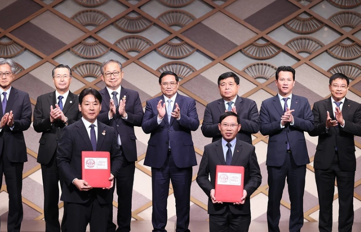 Thủ tướng kêu gọi các doanh nghiệp Nhật Bản tiếp tục đến đầu tư tại Việt Nam Thủ tướng kêu gọi các doanh nghiệp Nhật Bản tiếp tục đến đầu tư tại Việt Nam