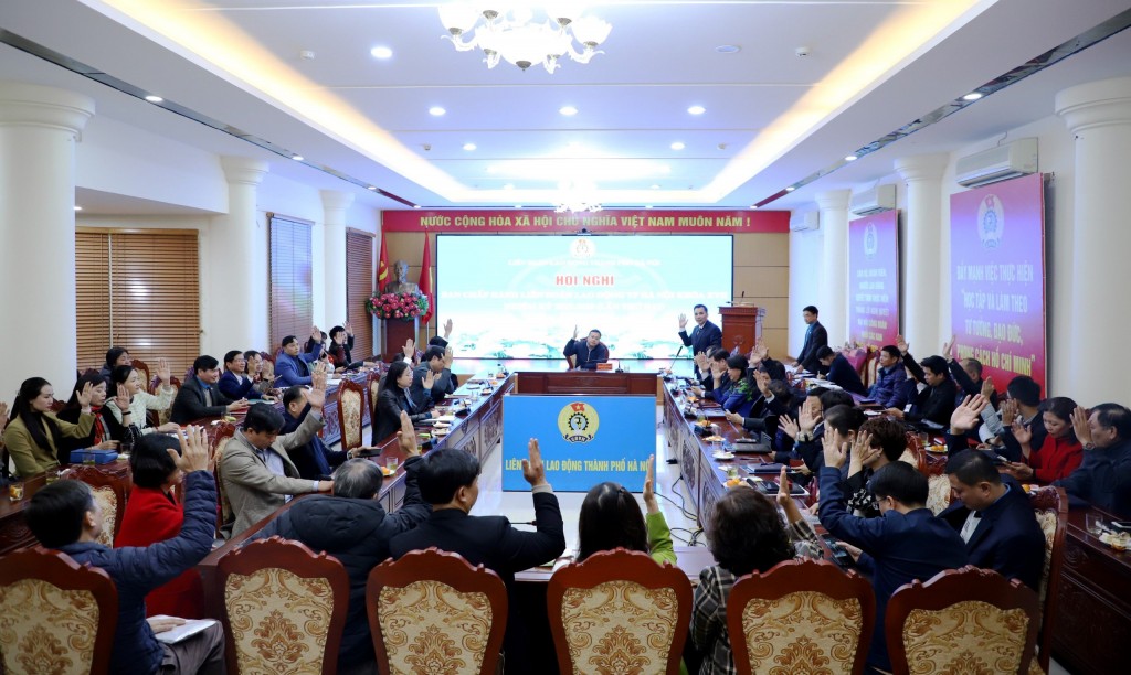 Đồng chí Nguyễn Thị Thu Thủy được bầu giữ chức Phó Chủ tịch Liên đoàn Lao động thành phố Hà Nội