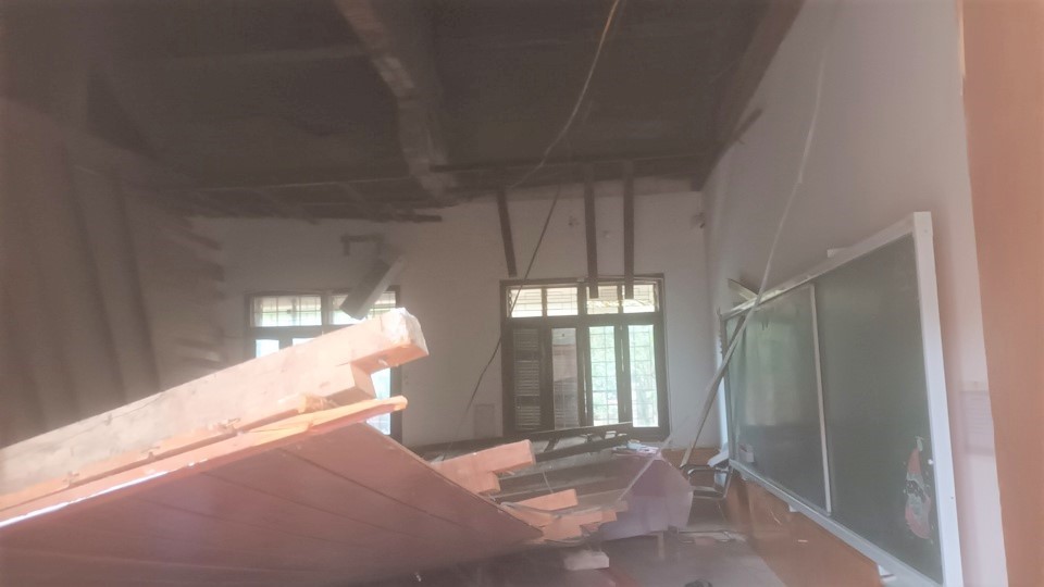 Nghệ An: Sập trần phòng học khiến nhiều học sinh nhập viện