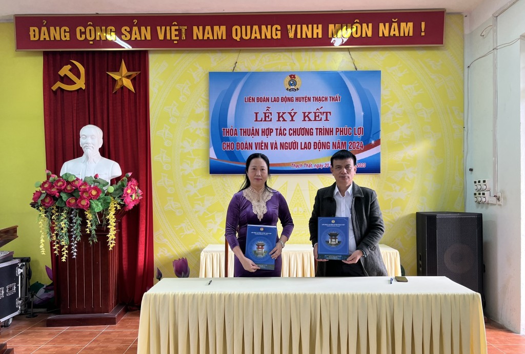 LĐLĐ huyện Thạch Thất ký kết hợp tác phúc lợi cho đoàn viên và người lao động