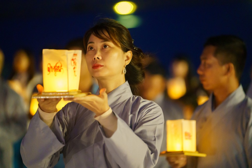 Tây Ninh đón Tết Dương lịch và mừng cột mốc đón du khách thứ 5 triệu với màn pháo hoa rực rỡ