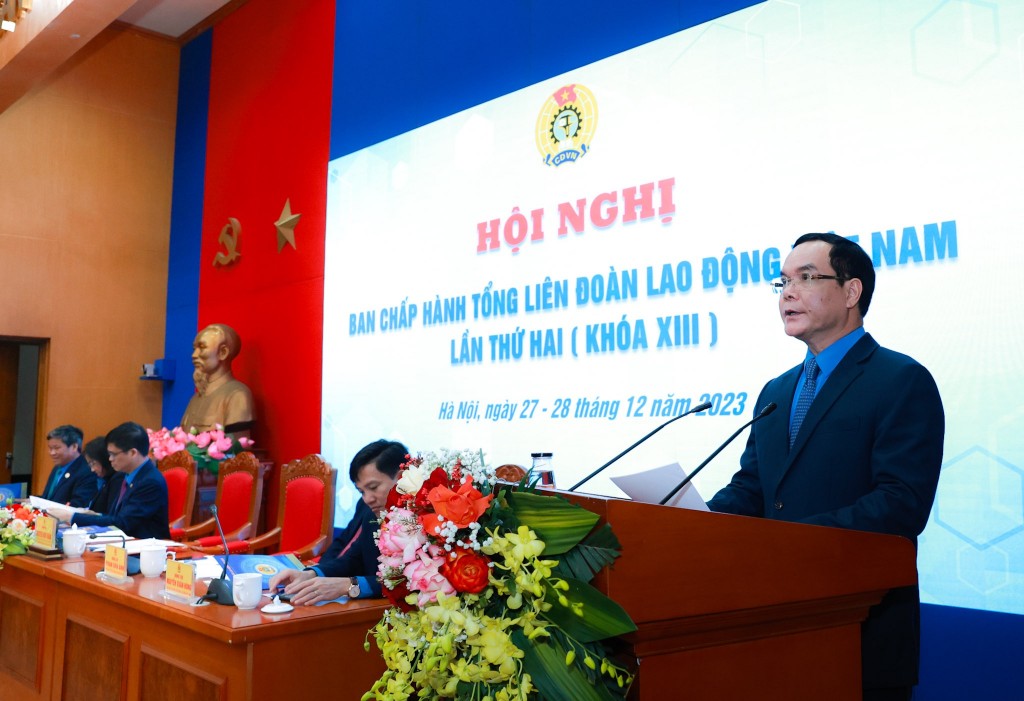 Chủ tịch Tổng Liên đoàn Lao động Việt Nam Nguyễn Đình Khang phát biểu tại Hội nghị.